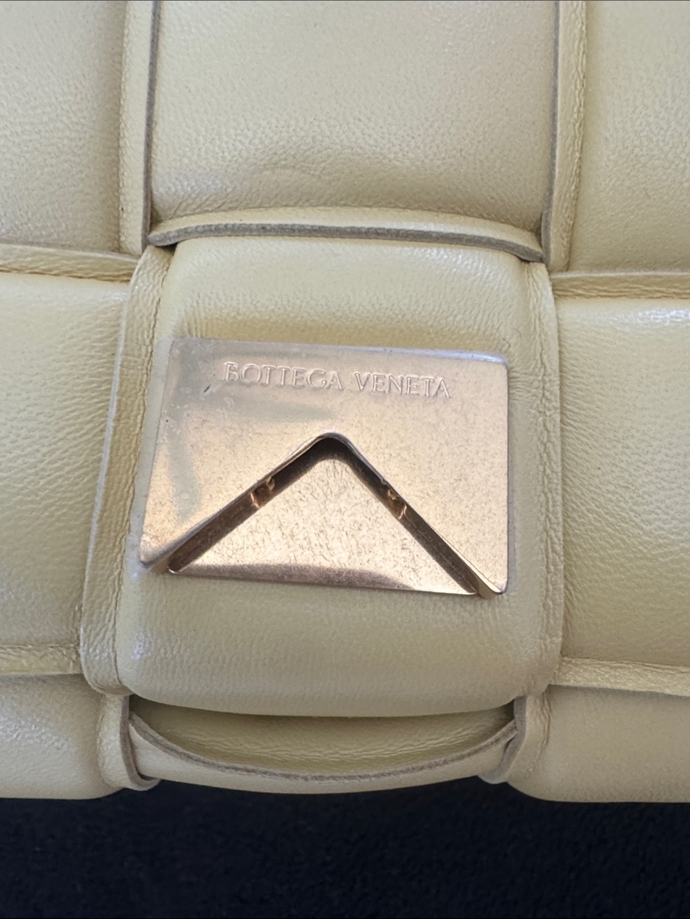 Bottega Veneta Padded Intrecciato Shoulder Bag in Cream with Gold Chain - Picture 4 of 9